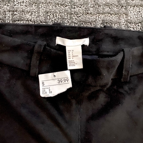 📣 2/40 - Suede skinny pants (with Tags) - Picture 2 of 3